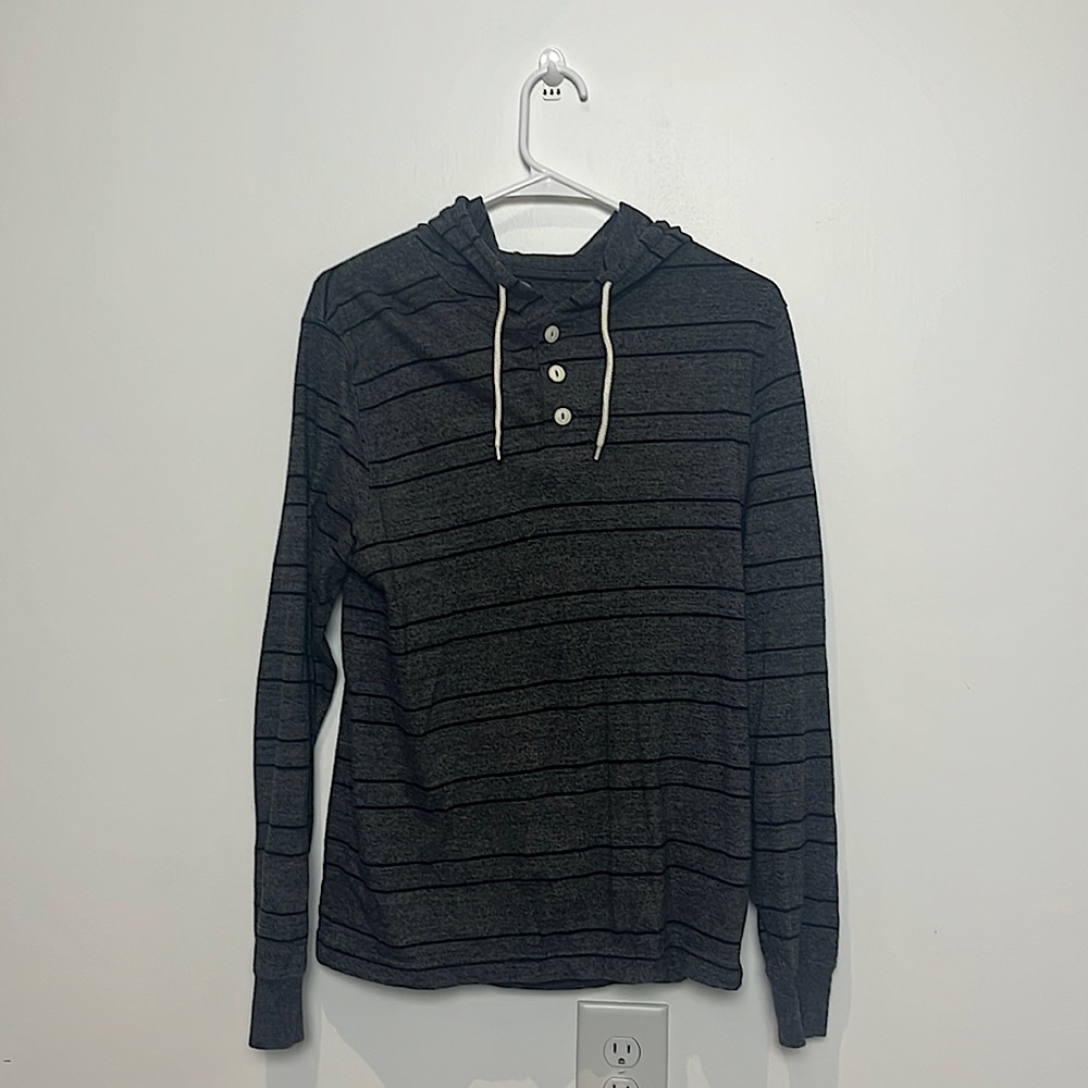 Men’s Small Light-Pullover hoodie.